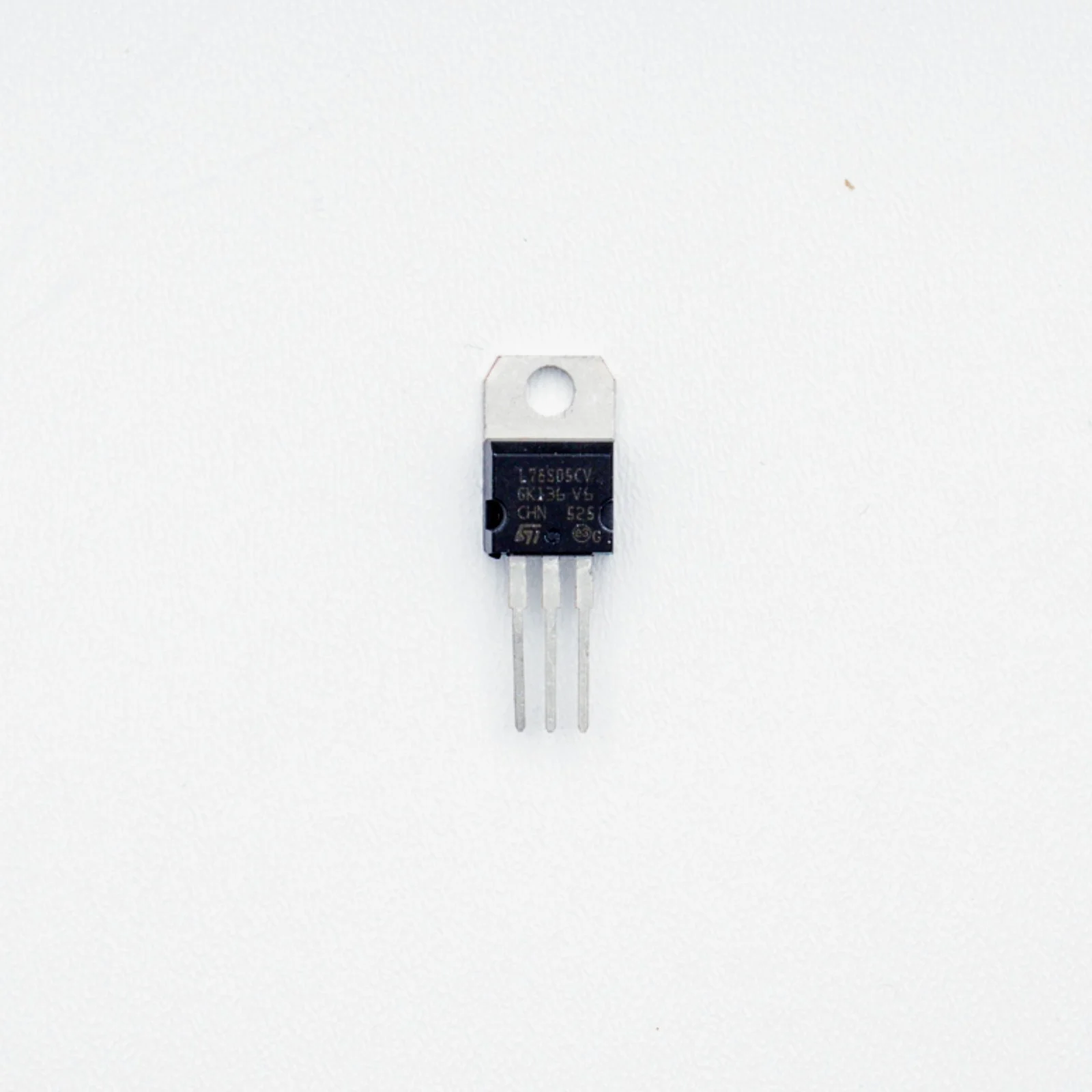 L78S05CV Spannungsregler TO-220 STMicroelectronics - Produktbild